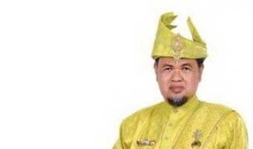 Ketua Dewan Masjid Provinsi Kepri Huzrin Hood