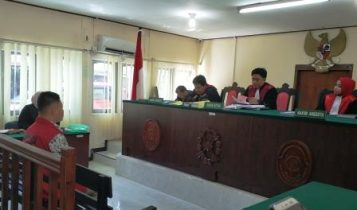 Agus Sugiono saat disidang di PN Tanjungpinang