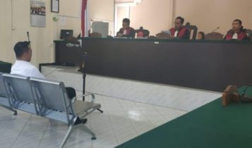 Politik uang