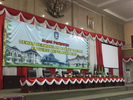 Pembatalan Paripurna DPRD akibat Gubernur Nurdin Basirun Tidak hadir.