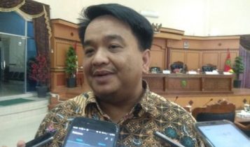 DPRD kota Tanjungpiang minta Pemerintah Percepat realisasi Seragam Gratis