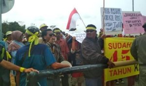 Demo warga Kampung Tirto Mulyo tuntut Infrastruktur Listrik ke Pemerintah Kepri