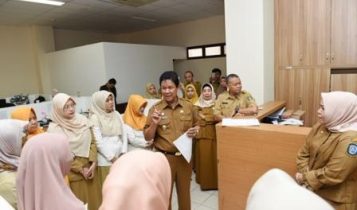 Isdianto Beri semangat dan Motivasi pada ASN Pasca Gubernur Kepri Nurdin Basirun di OTT KPK