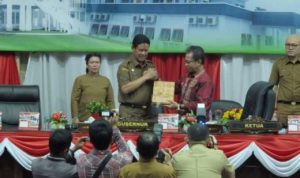 Plt. Gubernur Kepri Sampaikan Nota 2
