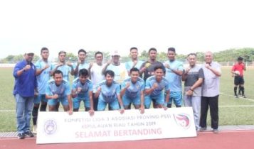 Plt.GUbernur Kepri Saat membuka Kompetisi Liga 3 di Stadion Gelora Citra Mas Kabil Kota Batam