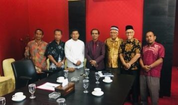 Warga Tanjung Uban Bintan Utara saat menemui Ketua DPRD Kepri