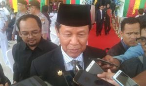 Plt.Gubernur Kepri Isdianto saat diwawancarai wartawan