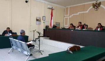 Terdakwa Abdul alias Adul saat mendengat Putusan pensiunan TNI AL di PN Tanjungpinang