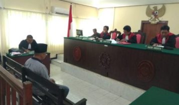 Terdakwa Pemerasan Miswandi saat disidang di PN Tanjungpinang
