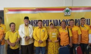 Huzrin Hood dan Raja Syahniar Daftar Cagub Ke Golkar