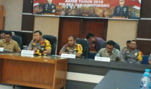 Kapolres Tanjungpinang AKBP.M.Iqbal didampingi jajaranya.