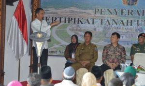 Bertemu dengan Masyarakat serta nelayan di Natuna Presdien Joko Widodo tegaskan Natuna Bagian dari NKRI