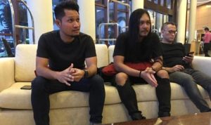 Personil dan Vokalis Band Andra and The Backbone saat berada di Lagoi Bintan