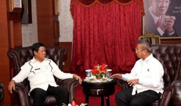 Plt.Gubernur Kepri Isdianto dan Kepala kejaksaan Tinggi Kepri Sudarwidadi saat melakukan Pertemuan