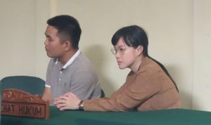 Terdakwa Li Jiang Ping WN.Tiongkok Laki laki didampingi Penerjemah nya Yuanita di PN Tanjungpinang