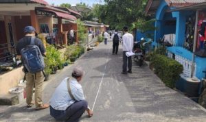Tim LPJK Kepri mengukur Panjang dan luas Volume Preoyek Semenisasi di Perumahan Tokojo Kecamatan Bintan Timur yang menelan dana Rp.22 Milliar APBD 2018