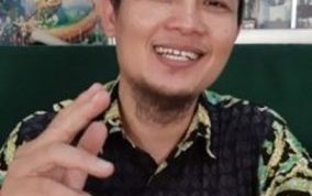 Dosen UMRAH Dr.Suryadi MH