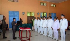 Sebanyak 13 pejabat Kades Sementara dilantik Wakil Bupati Lingga M.Nizar