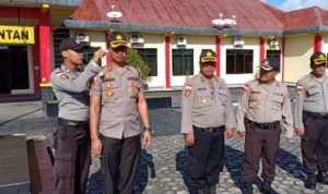 Antisivasi Covid Kapolres Bintan AKBP.Bambang Sugihartono bersama pejabat Polres lainya diuji suhu tubuh