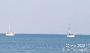 Dua Kapal Yatch milik Wisman sat terlihat berlayar di Perairan laut Tanjung Siambang Dompak Tanjungpinang