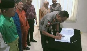 Kapolres Bintan AKBP.Bambang Sugiharto dan Kepala dinas Bintan Kepala BPJS serta Kepala Jasarahaja tandatangani MoU Tanggap cepat korban kecelakaan lalu Lintas Di Bintan
