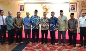 Pemerintah provinsi Kepri dan Pemangku adat Kesultanan Bentan dan rombongan melakukan kunjungan ke Komjen RI Johor Baru Malaysia.