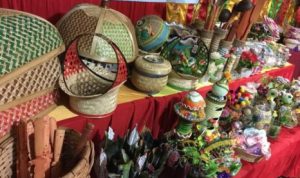 Sejumlah produk Home Industeri masyarakat yang di pamerkan di bazar MTQ Karimun.
