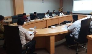 Plt.gubernur Kepri Isdianto dan MUI Saat melakukan Rapat Pelaksanaan Ramdahan dan Hari Raya Idul Fitri