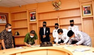 Penandatangan MoU Kerja sama Proyek pembangunan Pelabuhan antara PT.Pelabuhan Kepri dengan PT.Nusantara Maha Karya di Pengumpat Kota Batam
