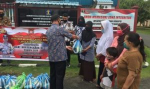 Keluarga Warga Binaan Lapas Dabo Singkep Terima Sembako dari Polres Lingga