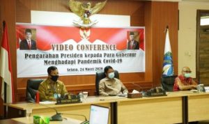 Plt.Gubernur Kepri Isdianto bersama sekda Kepri TS.Arif Fadillah saat mengikuti Rakornas Pengawasan Internal beraama Presiden