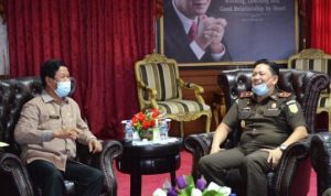Plt.Gubernur Kepri Isdianto saat melakukan Pertemuan dengan wakil Kepala Kejati Kepri Imam Wijaya