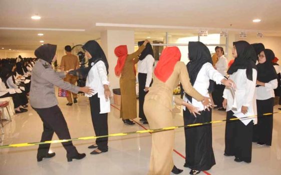 Peserta Seleksi CPNS di Karimun saat mengikuti Seleksi Penerimaan sebelum wabah COVID 19