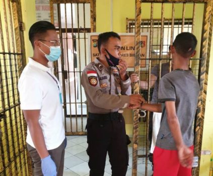 Tersangka IK Bapak tiri Bejat yang tega merudapaksa anak tirinya