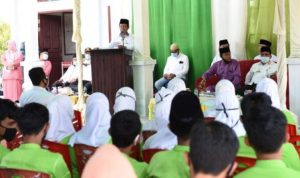 Gubernuur Kepri Isdianto melakukan silaturahmi dan pertemuan dengan Masyarakat Tambelan scaled