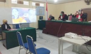 Sidang Tuntutan Terhadap Terdakwa Izwan Fadli Nasution dan isterinya Handayani Theresia Siregar dituntut 6 dan 5 tahun penjara Oleh Jaksa di PN Tanjungpinang. Sidang Tuntutan Terhadap Terdakwa Izwan Fadli Nasution dan isterinya Handayani Theresia Siregar dituntut 6 dan 5 tahun penjara Oleh Jaksa di PN Tanjungpinang.