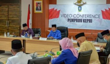 Pimpin Rapat Jelang Cuti Isdianto Minta OPD Proaktif Selesaikan Perobahan APBD 2020 scaled