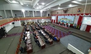 Paripurna penyampaian Kebijakan Umum Anggaran dan Prioritas Plafon Anggaran Sementara KUA PPAS APBD 2021 di Kantor DPRD Kepri Pulau Dompak