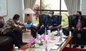 Pjs.Gubernur Kepri Bahtiar Burhanudin saat menjamu kedatangan Mendagri Tito Karnavian dan Kementerian Hukum dan HAM Yosana Laoli di Batam