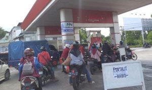 Sebuah Plang Pemberitahuan di SPBU di Km 7 Tanjungpinang yang mengaku sudah tidak menjual BBM Pertalite dan Premiun lagi