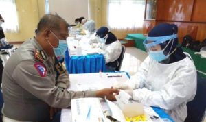 Jelang Pilkada Personil Polres Tanjungpinang Dirapid Tes scaled