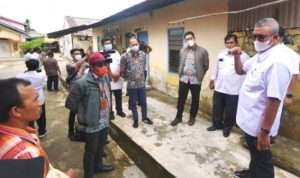 Bupati Bintan Apri Sujadi saat meninjau sejumlah drainase di Bintan beberapa waktu lalu. Foto Hasura Presmedia.id
