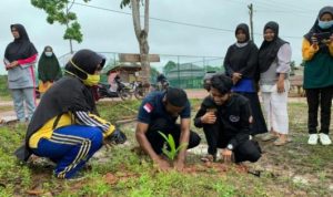 Gerakan Satu Juta Pohon Karang Taruna dan DLH Lingga Tanam Pohon di Desa Linau kabupaten Lingga
