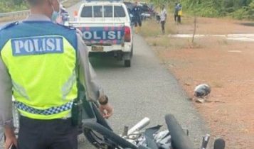 SR 46 motor Honda Supra BP 3252 BK tewas usai menabrak mobil Suzuki Escudo BP 1557 TC yang dikemudikan SP 38 di Jalan Dompak. SR 46 motor Honda Supra BP 3252 BK tewas usai menabrak mobil Suzuki Escudo BP 1557 TC yang dikemudikan SP 38 di Jalan Dompak.