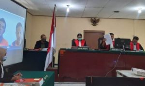 Sidang tuntutan dua Terdakwa Dedi alias Ahi dan Samsoni Rafel digelar secara virtual di PN Tanjungpinang Foto Roland Presmedia.id