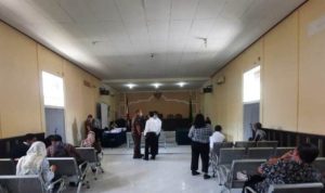 Suasana Dalam persidangan PH dan JPU menunggu sidang di PN Tanjungpinang.
