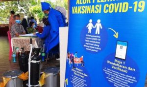 Alur layanan proses vaksinasi kelompok lansia di Tanjungpinang
