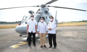 Dengan menggunakan Helikopter Rombongan Menteri dan Gubernur Kepri Ansar Ahmad meninjau sejumlah lokasi perekonomian baru di Batam.