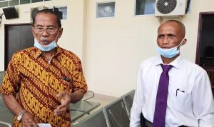 Kuasa hukum terdakwa Azaman Taufiq Aduard Arfa dan Gindo SH saat di PN Tanjungpinang