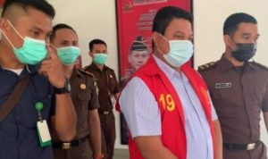 Kepala Dinas Perhubungan kota Batam Tersangka Re diborgol dan dijebloskan Ke Penjara atas dugaan Korupsi Pungli SPJK e1618220655256